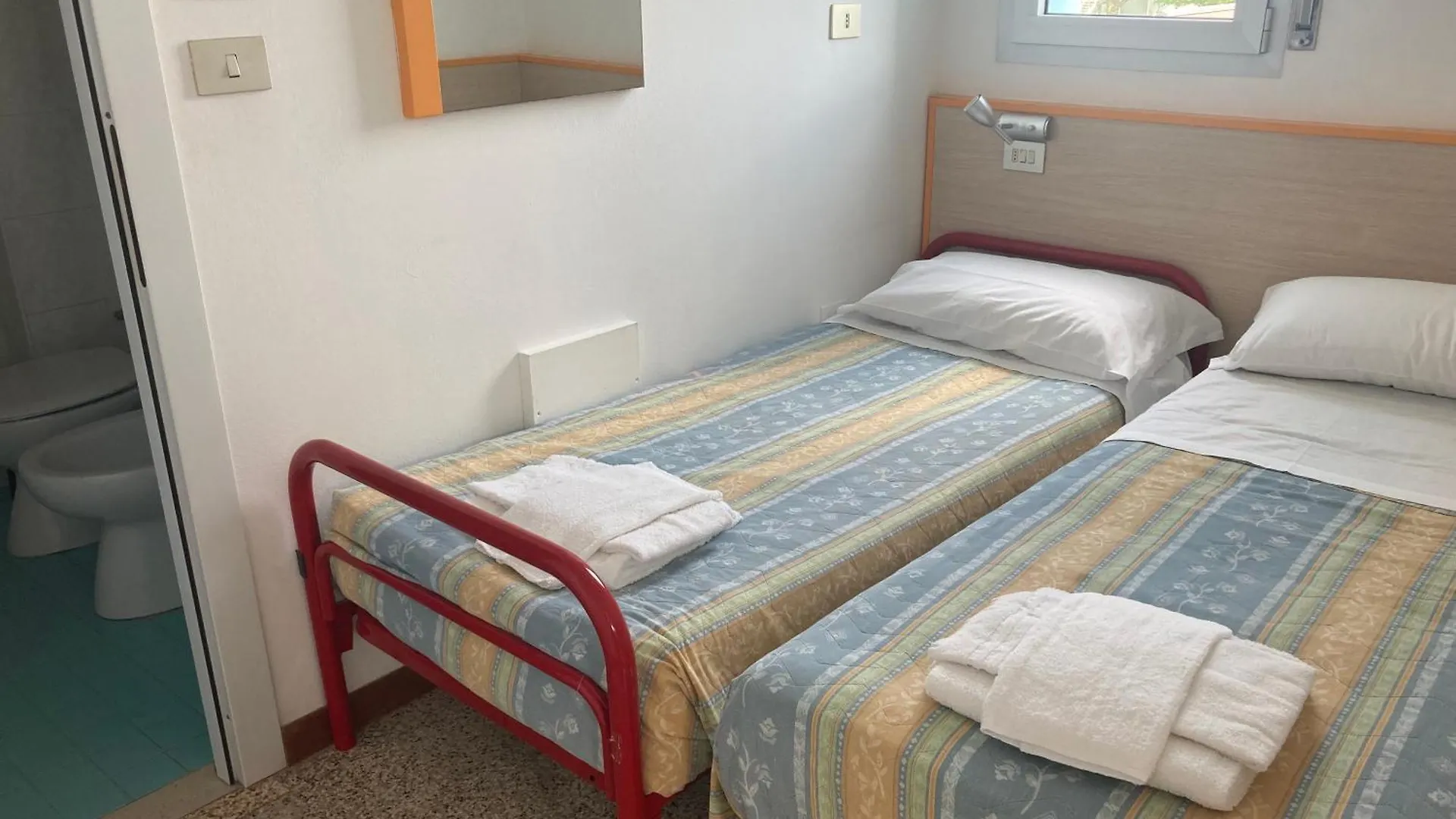 Rooms Casa Celeste Sul Mare 체제나티코 0*,